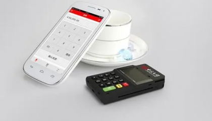 易宝pos机人工服务热线是多少？