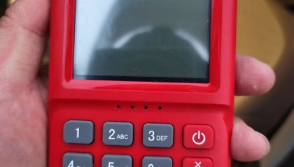 衫峰POS机客服电话是什么？