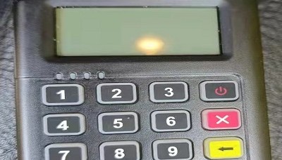 易钱包pos机24小时客服电话是什么？